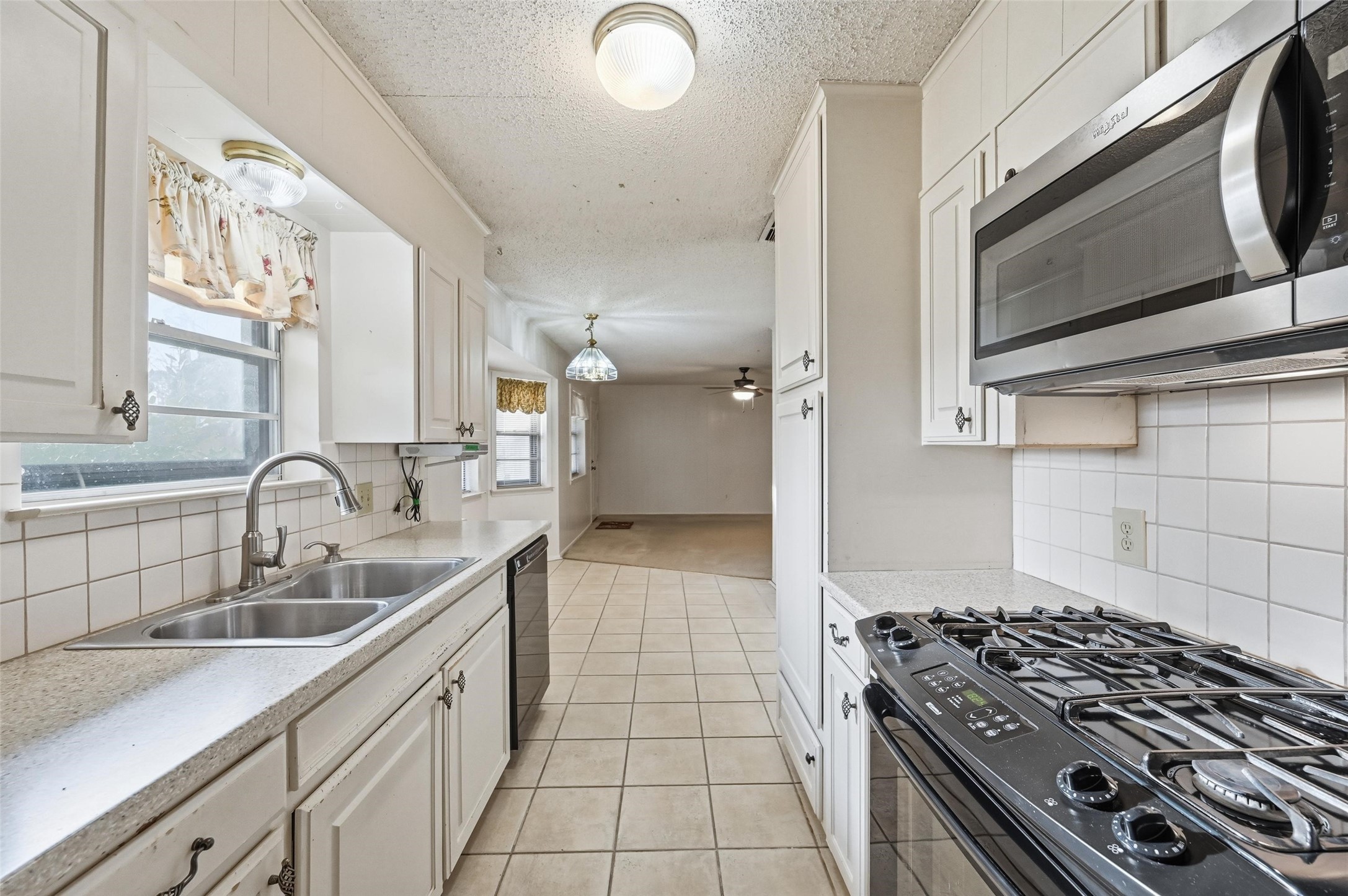 2903 Ashbury Drive Arlington TX 76015
