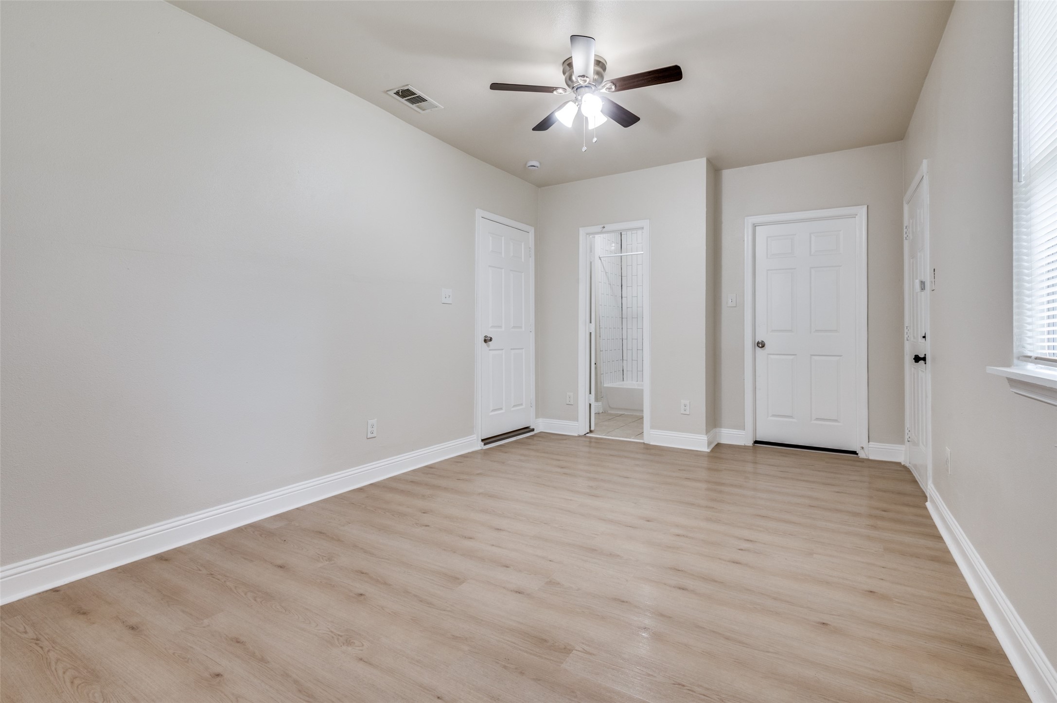 2415 Bethurum Avenue Dallas TX 75215