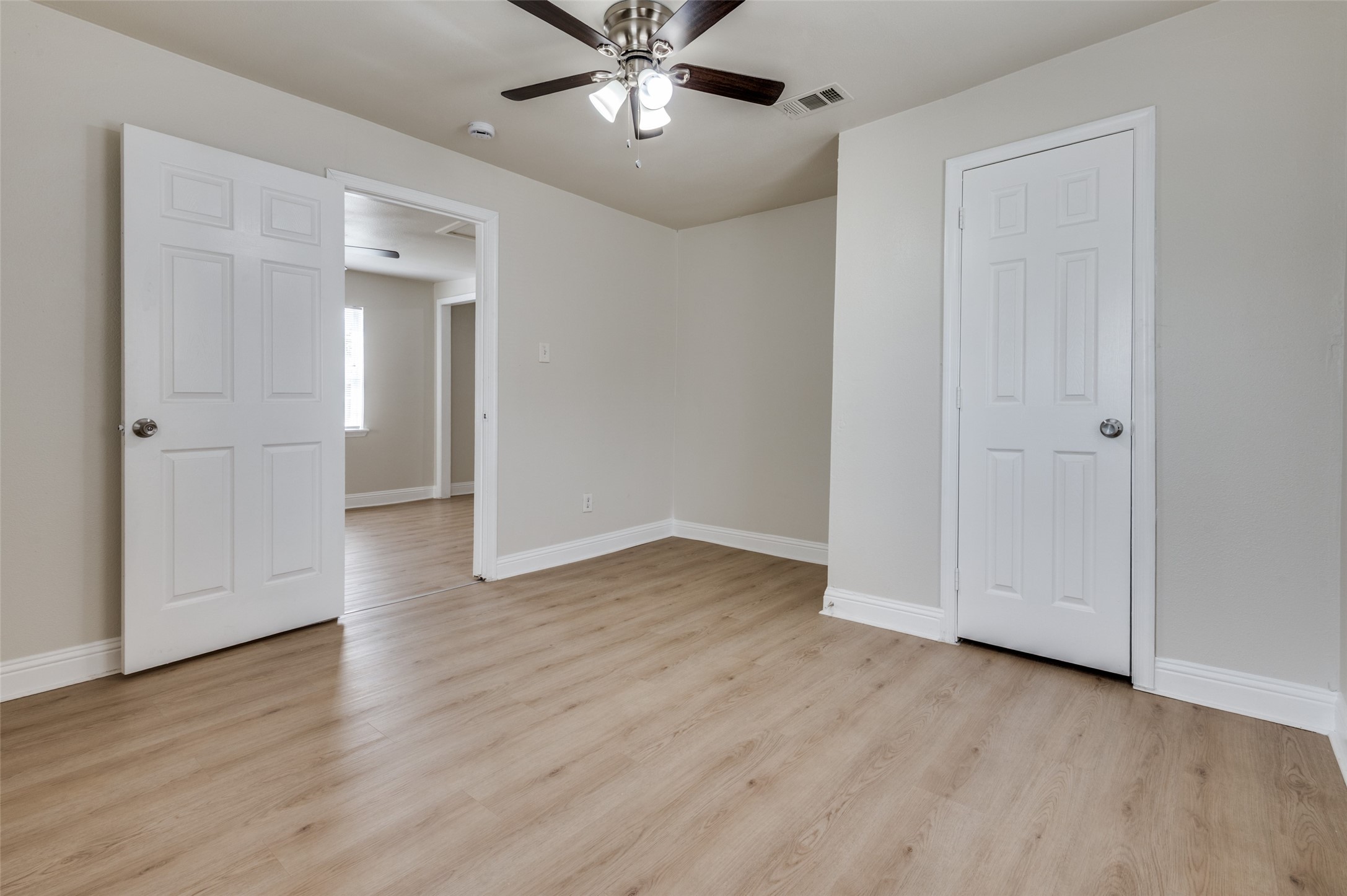 2415 Bethurum Avenue Dallas TX 75215