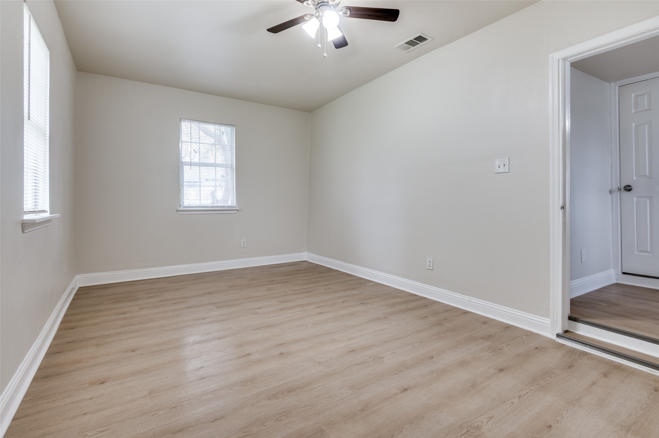 2415 Bethurum Avenue Dallas TX 75215