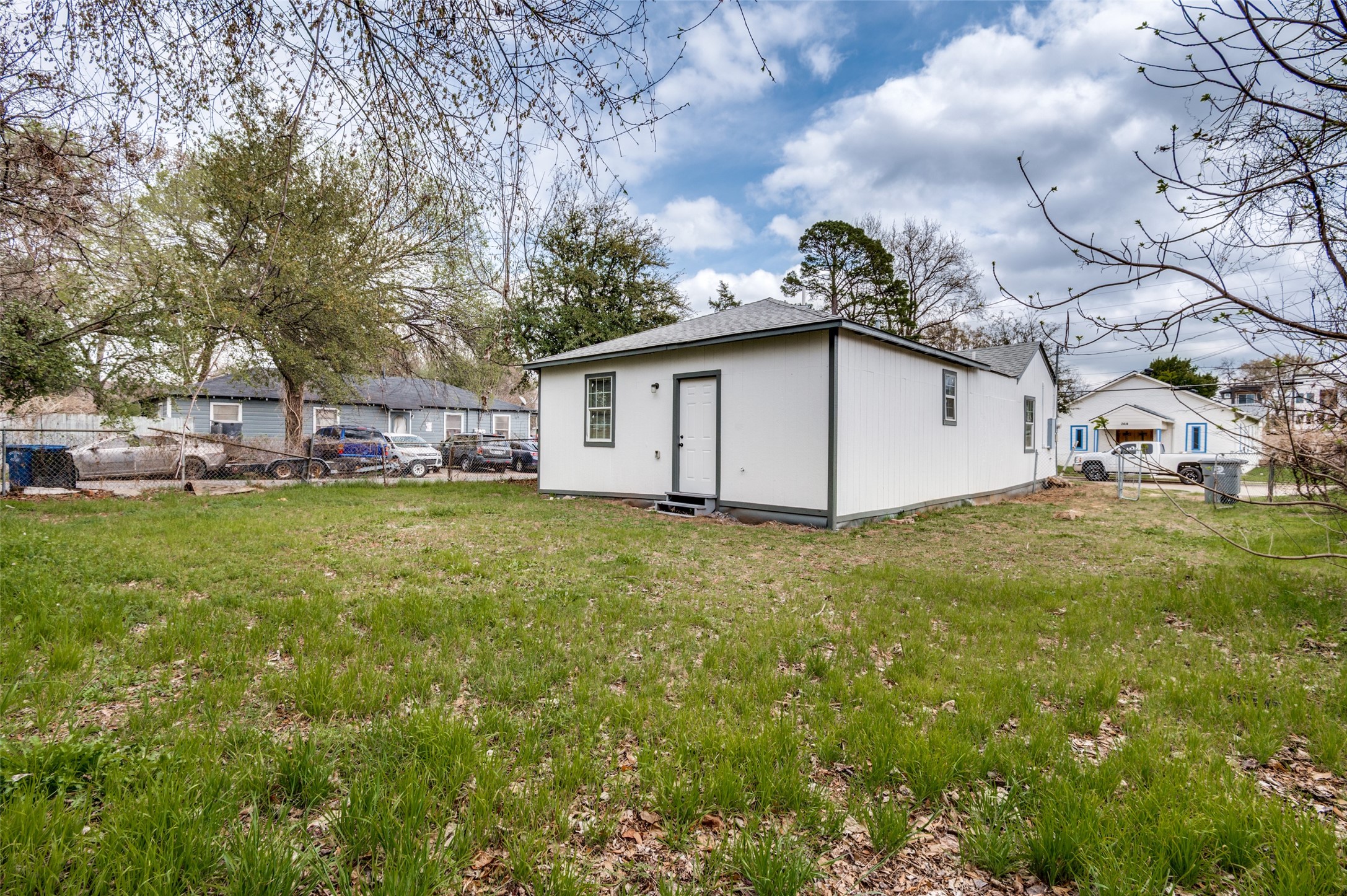 2415 Bethurum Avenue Dallas TX 75215