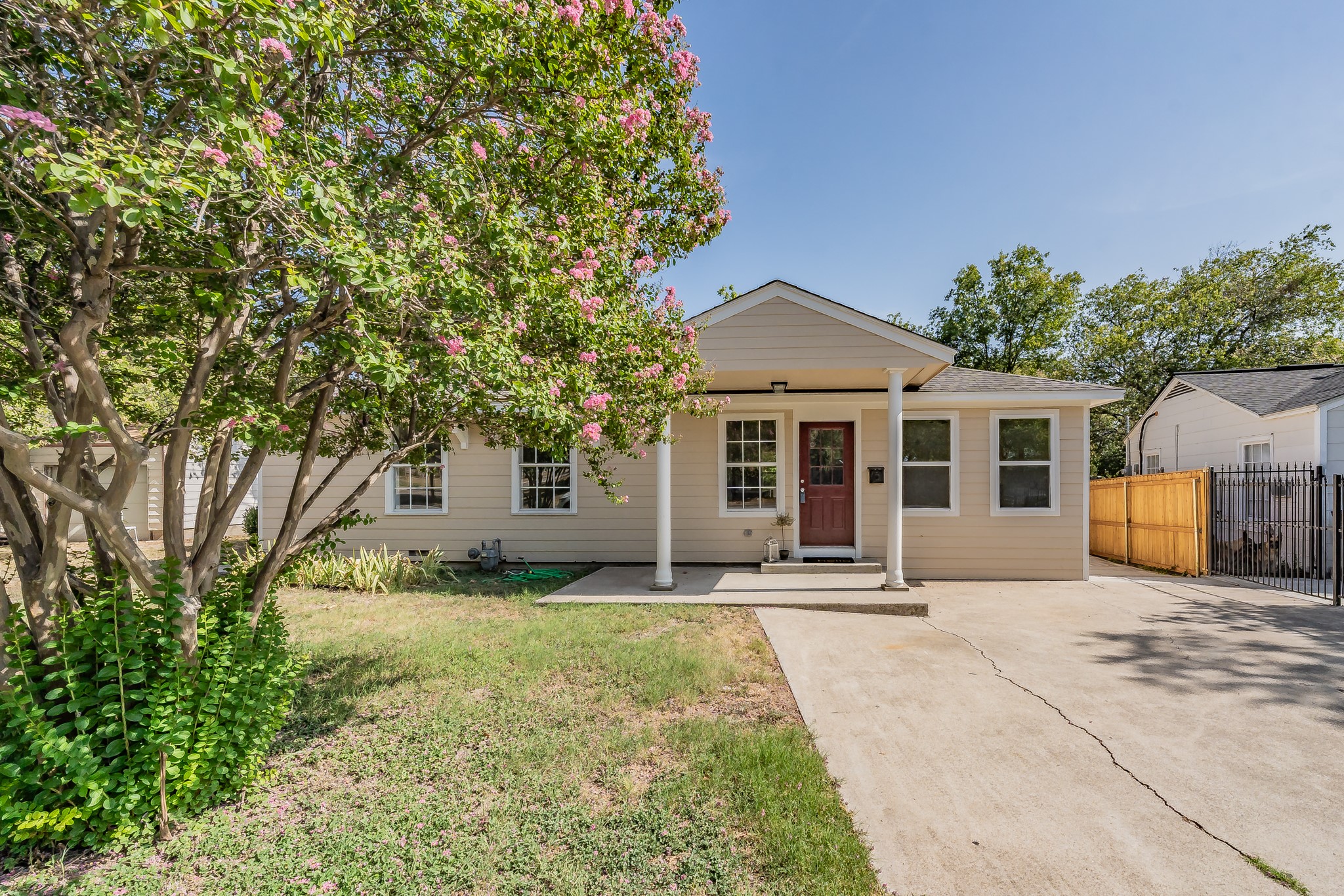 7469 Ewing Avenue Fort Worth TX 76116