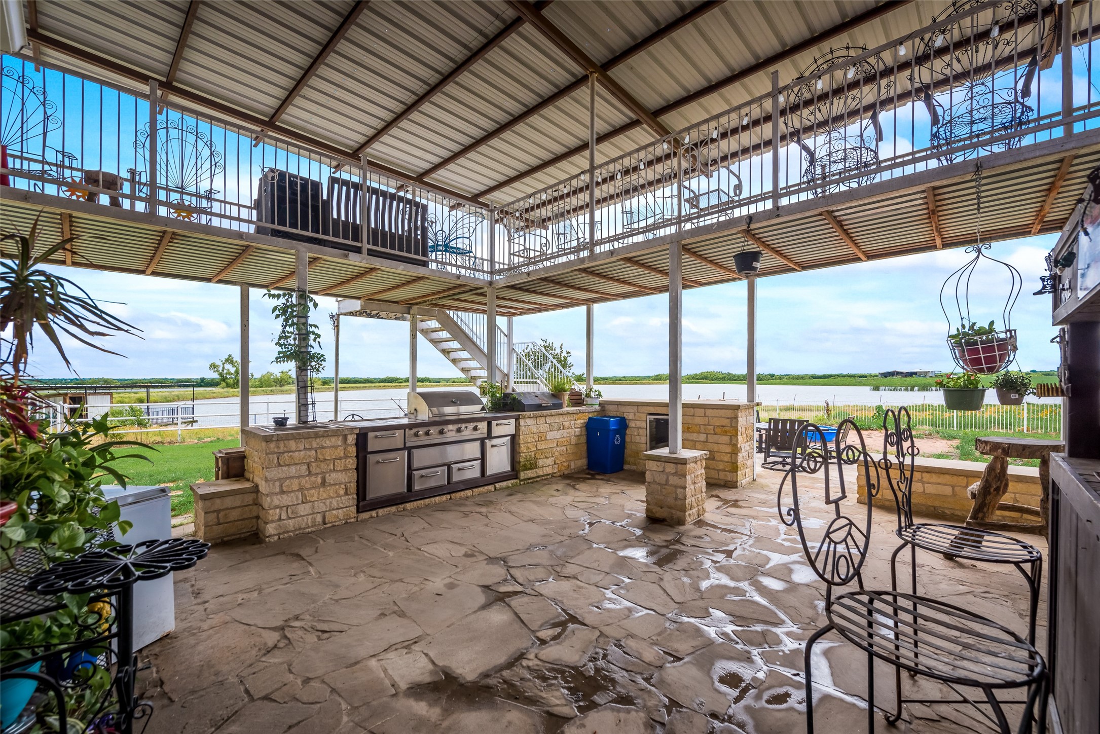 5646 N Us Highway 69 Celeste TX 75423