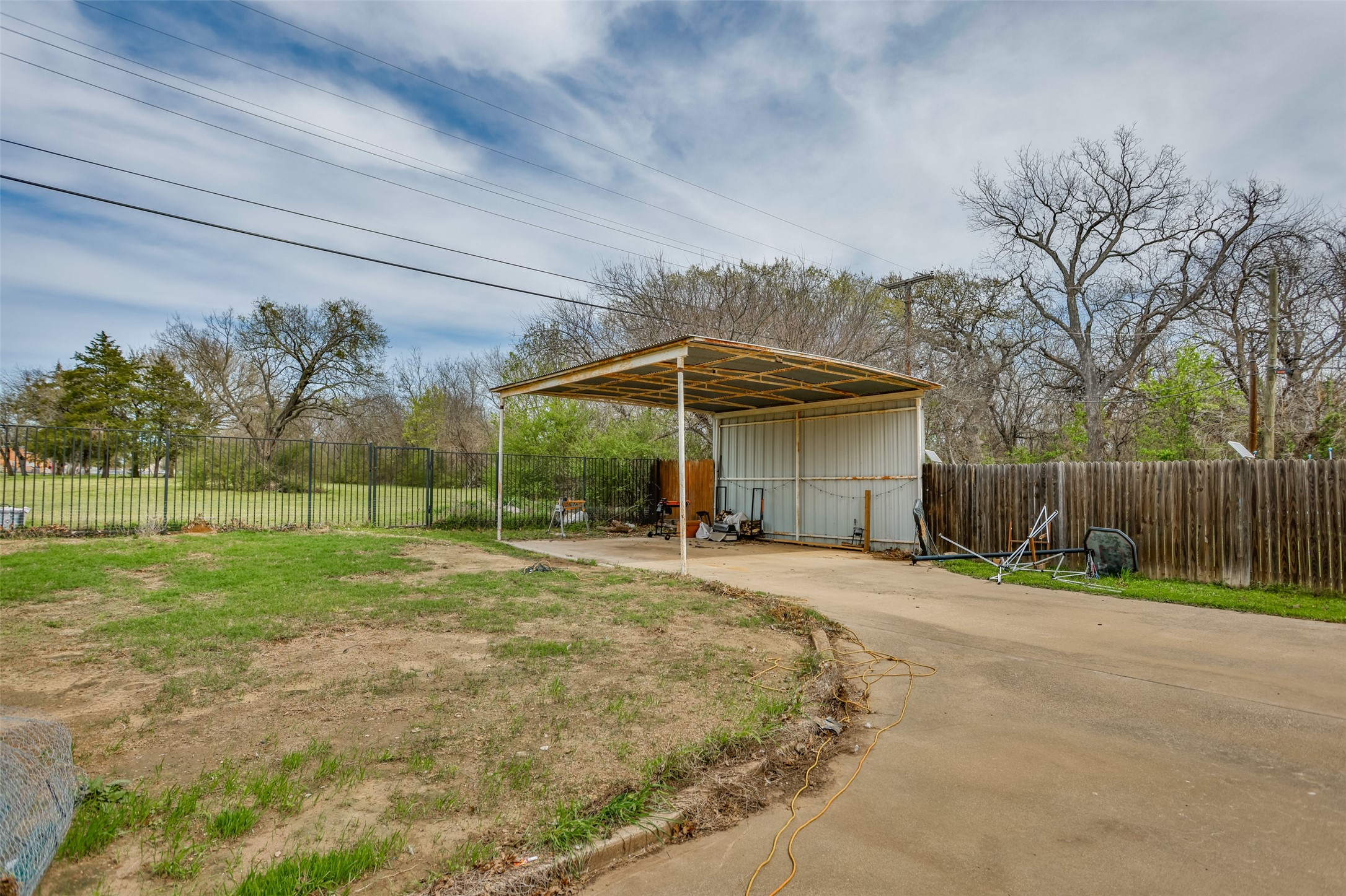 1907 Bridle Lane Gainesville TX 76240