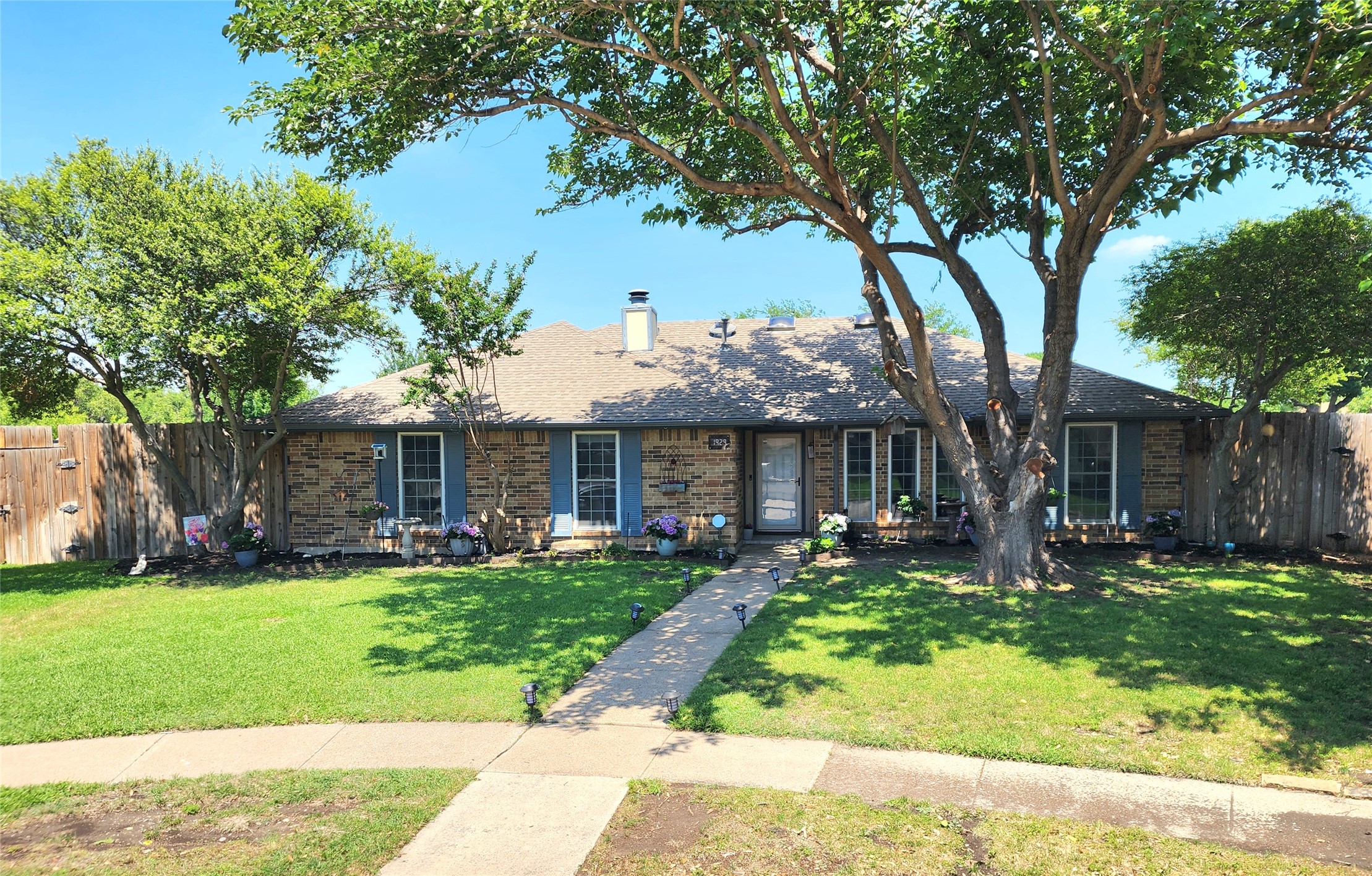 1929 Vista Oaks Drive Carrollton TX 75007