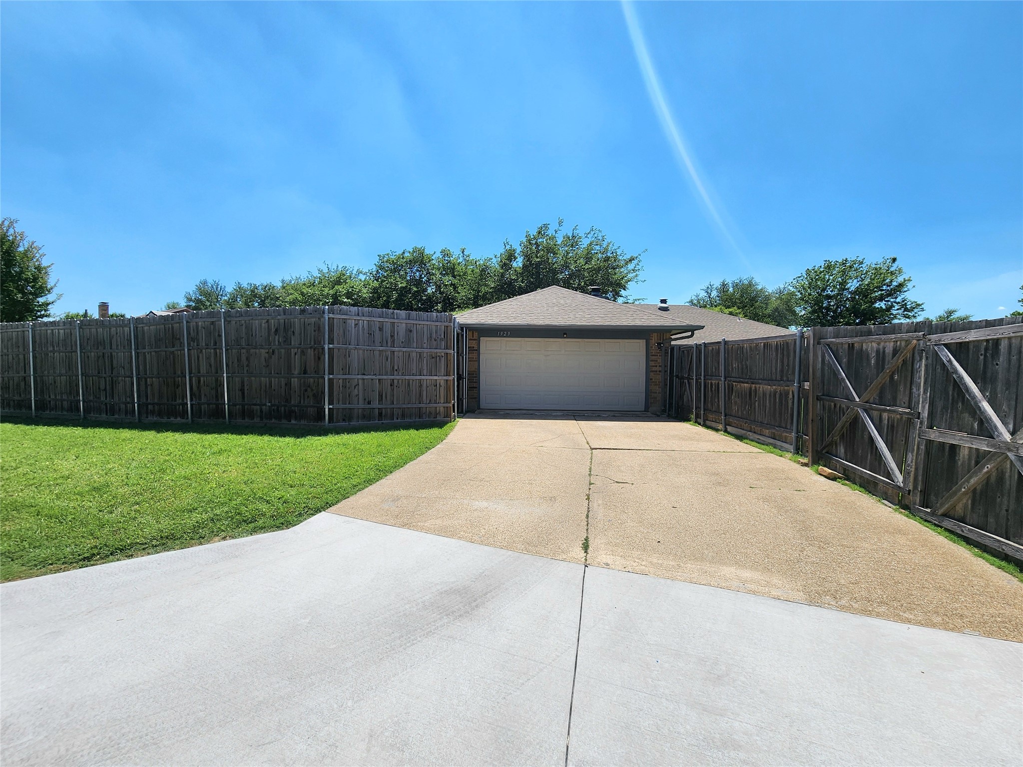 1929 Vista Oaks Drive Carrollton TX 75007