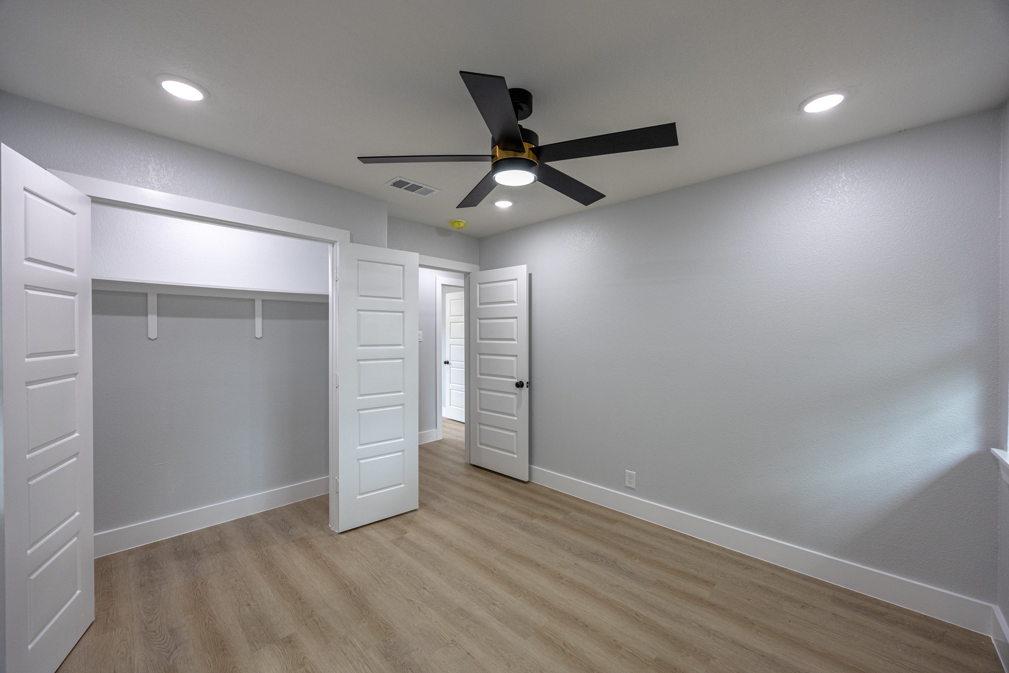 1208 Andrews Street Arlington TX 76011