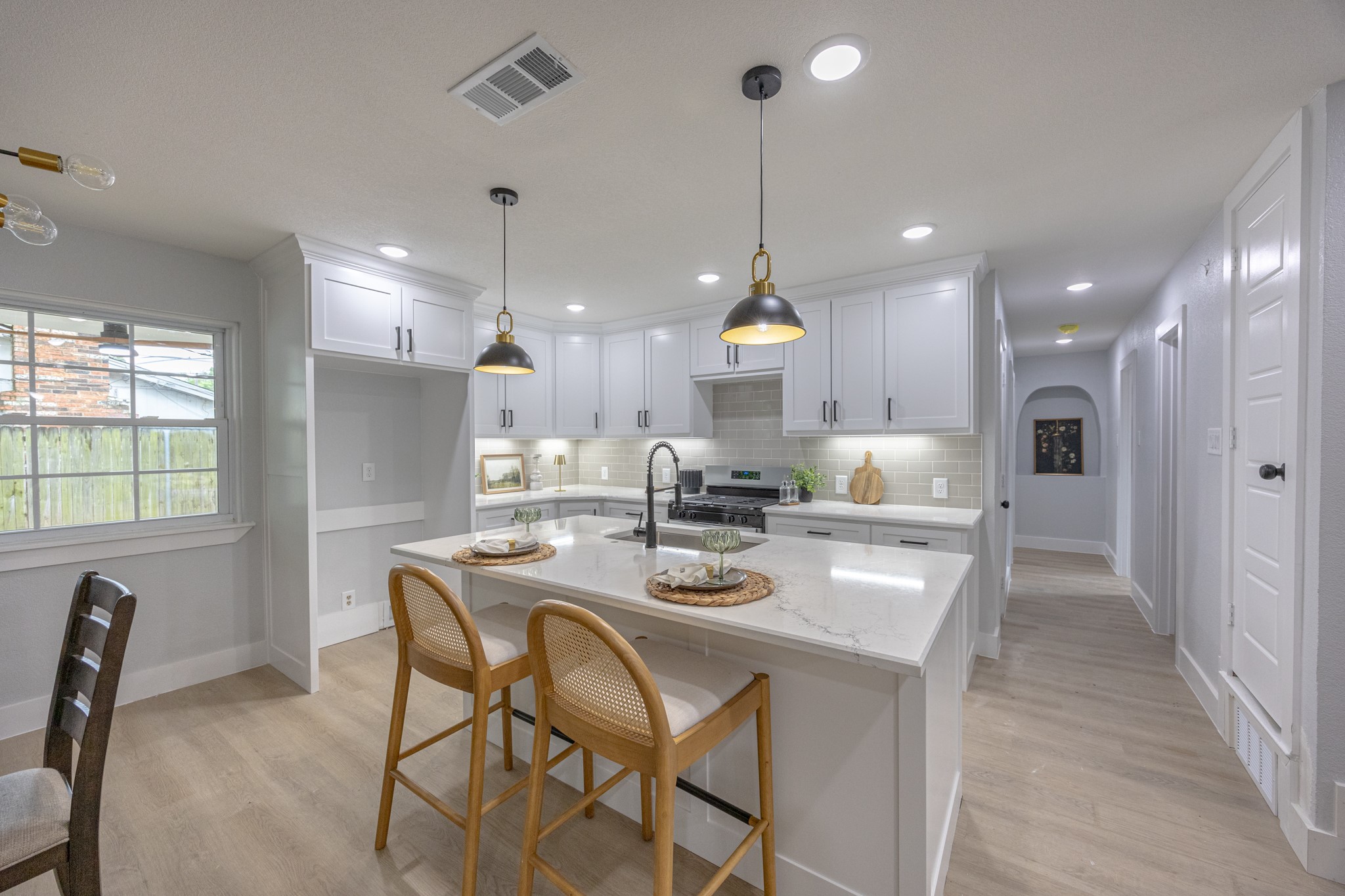 1208 Andrews Street Arlington TX 76011