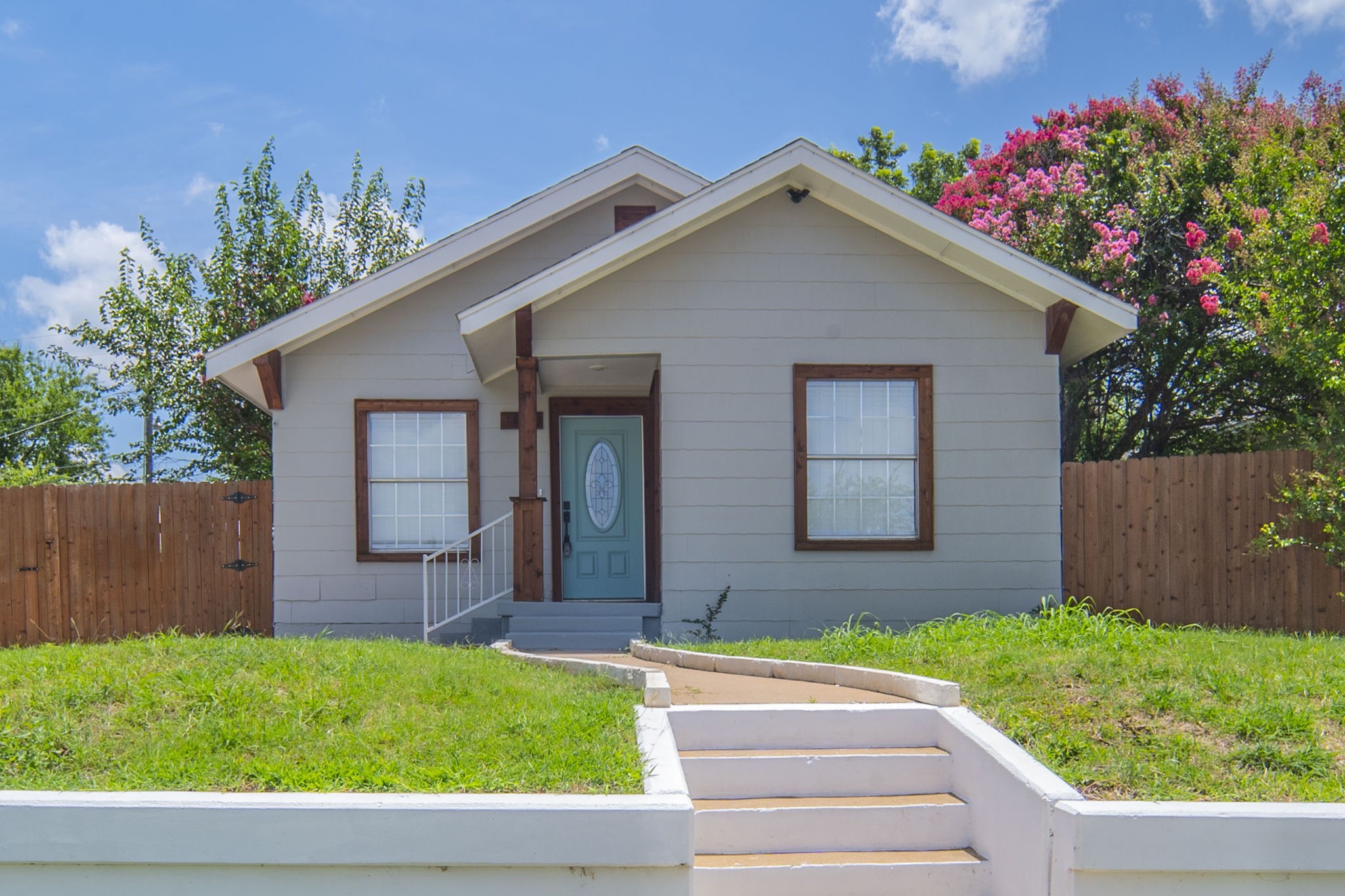 1504 E Rosedale Street Fort Worth TX 76104