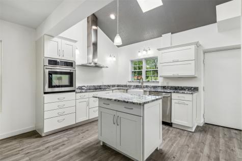 549 W Paloma Court Fort Worth TX 76108