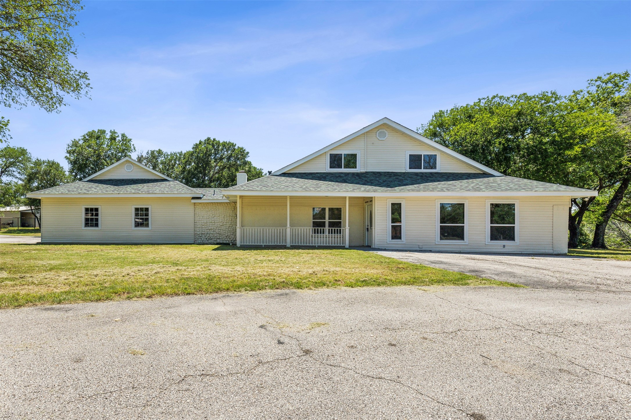 549 W Paloma Court Fort Worth TX 76108