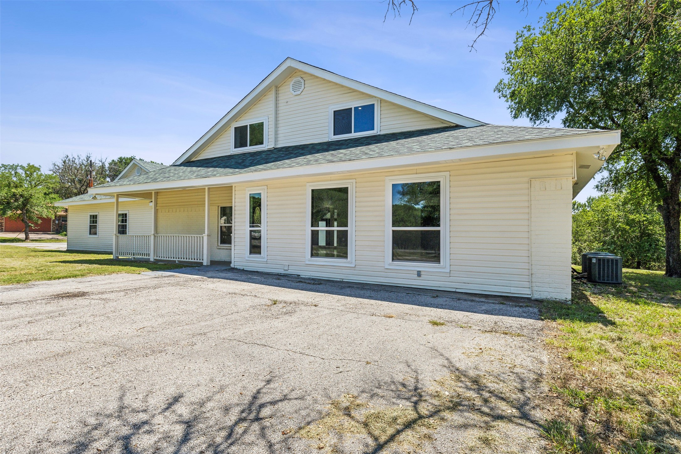 549 W Paloma Court Fort Worth TX 76108