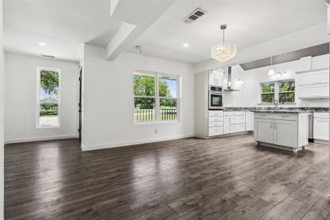 549 W Paloma Court Fort Worth TX 76108