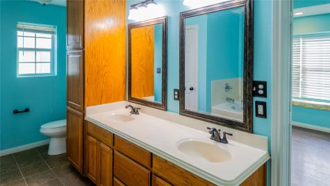 124 Topaz Circle Hewitt TX 76643