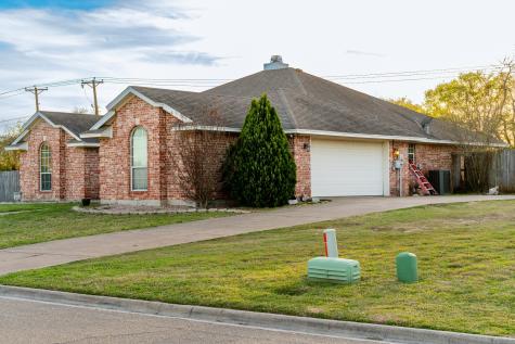 124 Topaz Circle Hewitt TX 76643