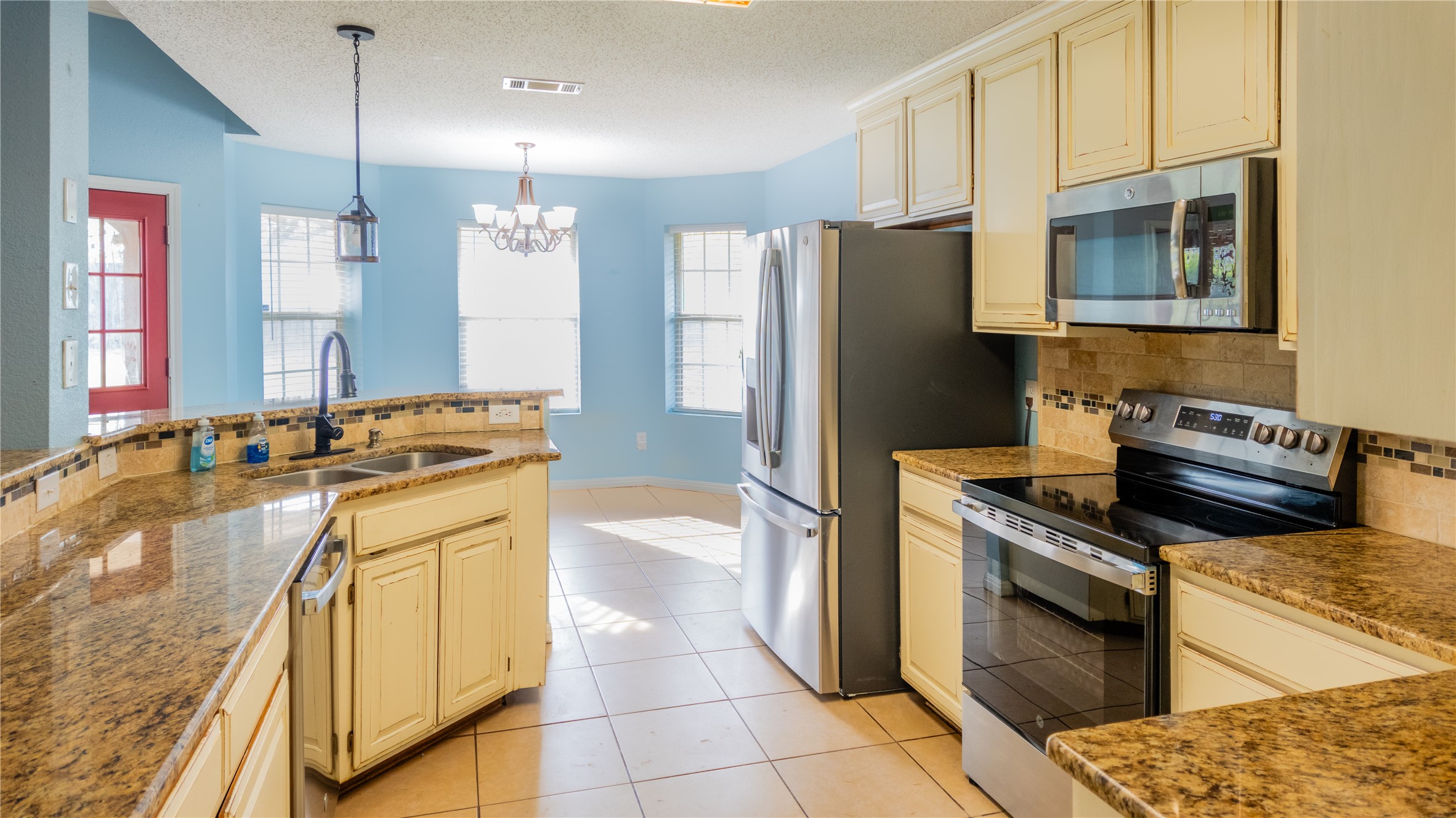 124 Topaz Circle Hewitt TX 76643