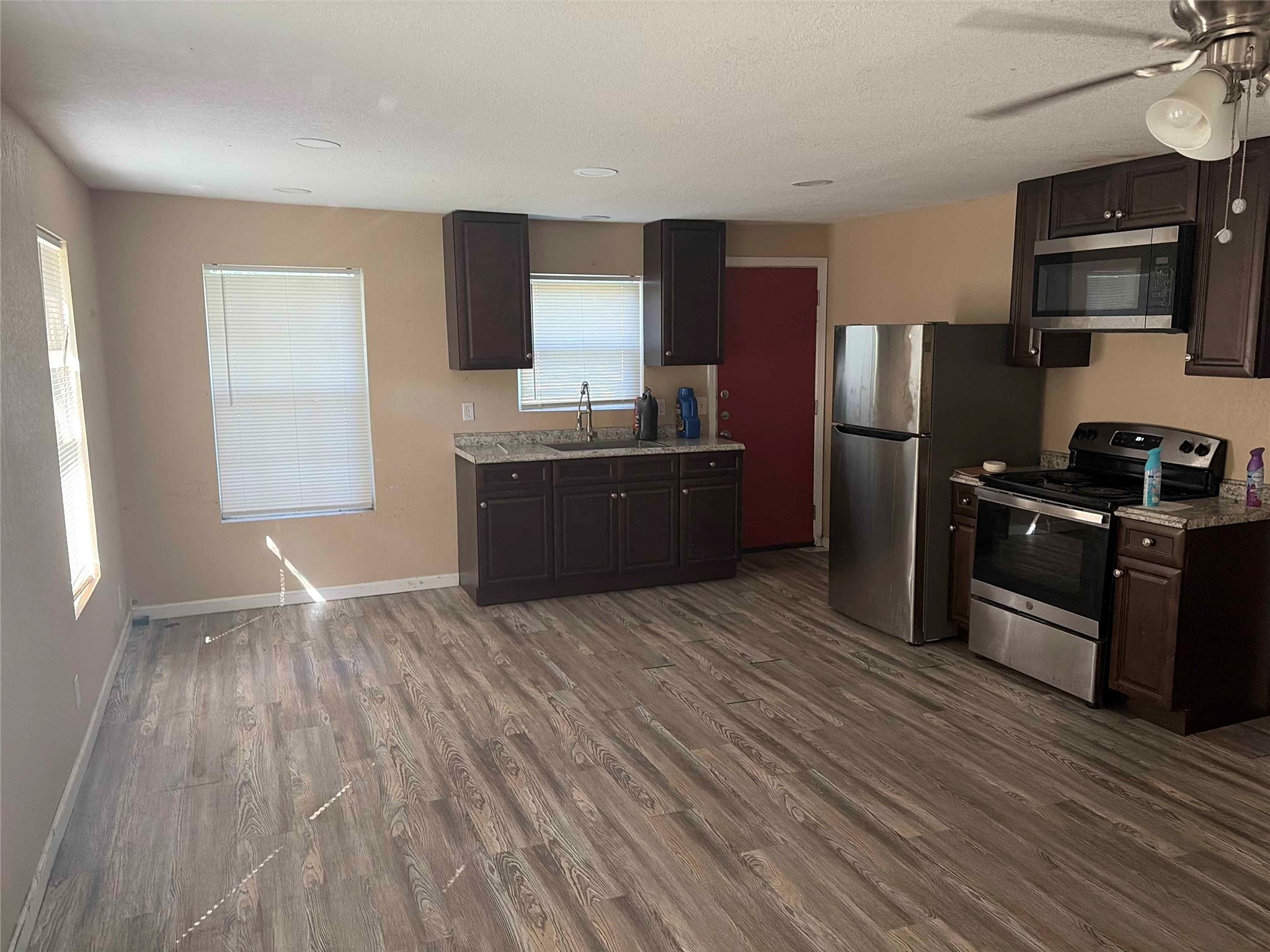 701 W Colorado Street Groesbeck TX 76642