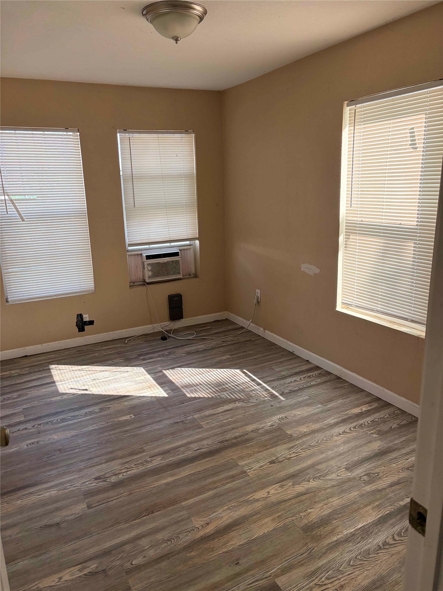 701 W Colorado Street Groesbeck TX 76642