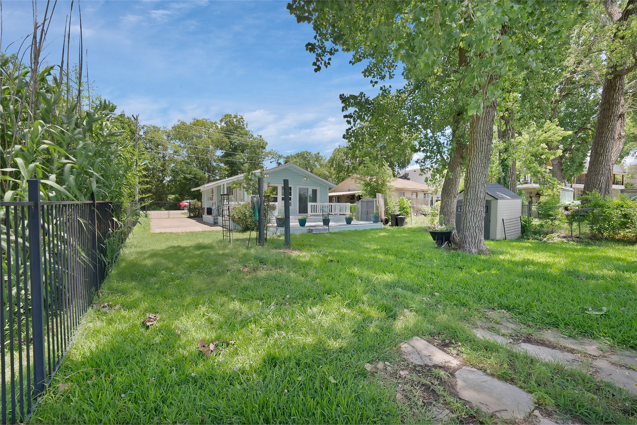 2425 E Lake Drive Weatherford TX 76087