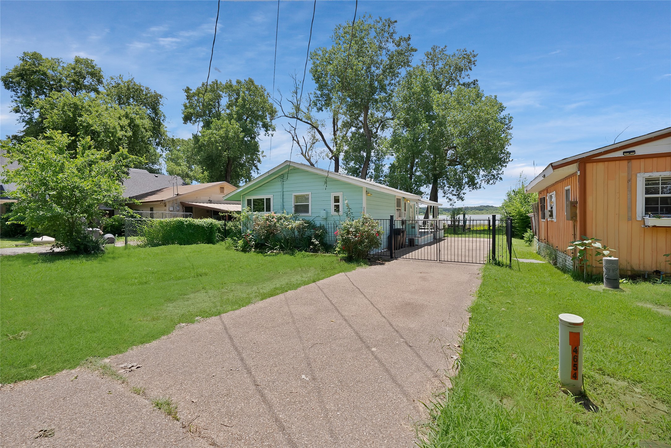 2425 E Lake Drive Weatherford TX 76087