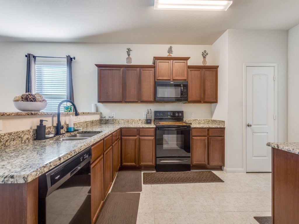 2201 Old Harbor Way Princeton TX 75407