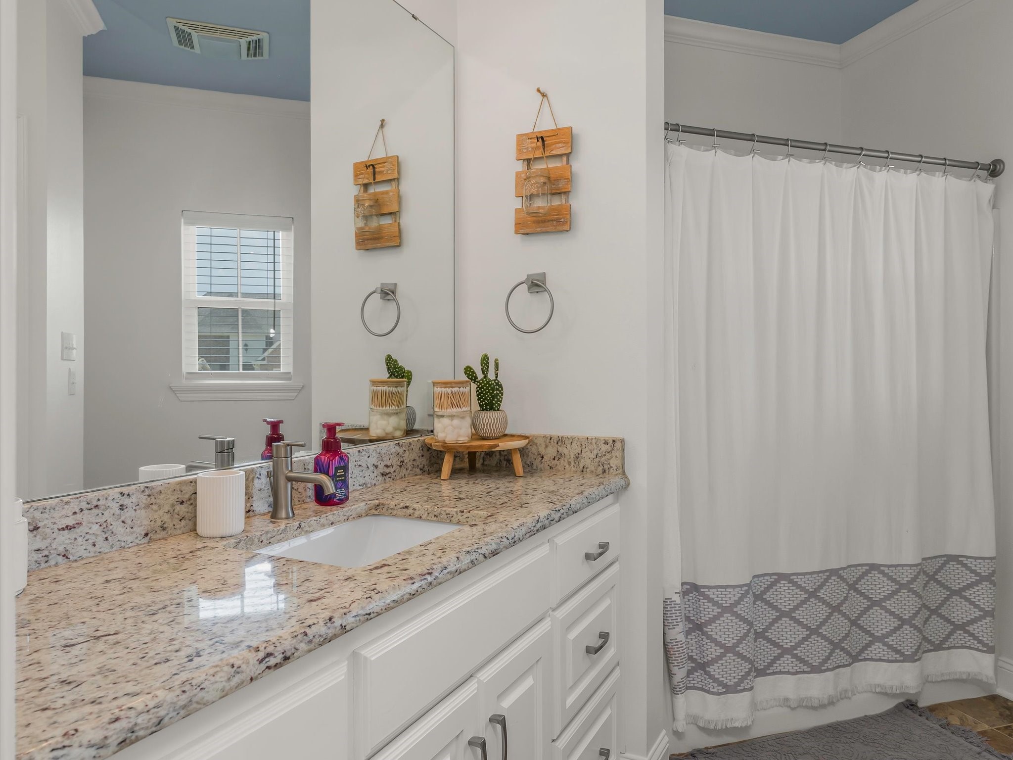 690 Lessie Drive Stonewall LA 71078