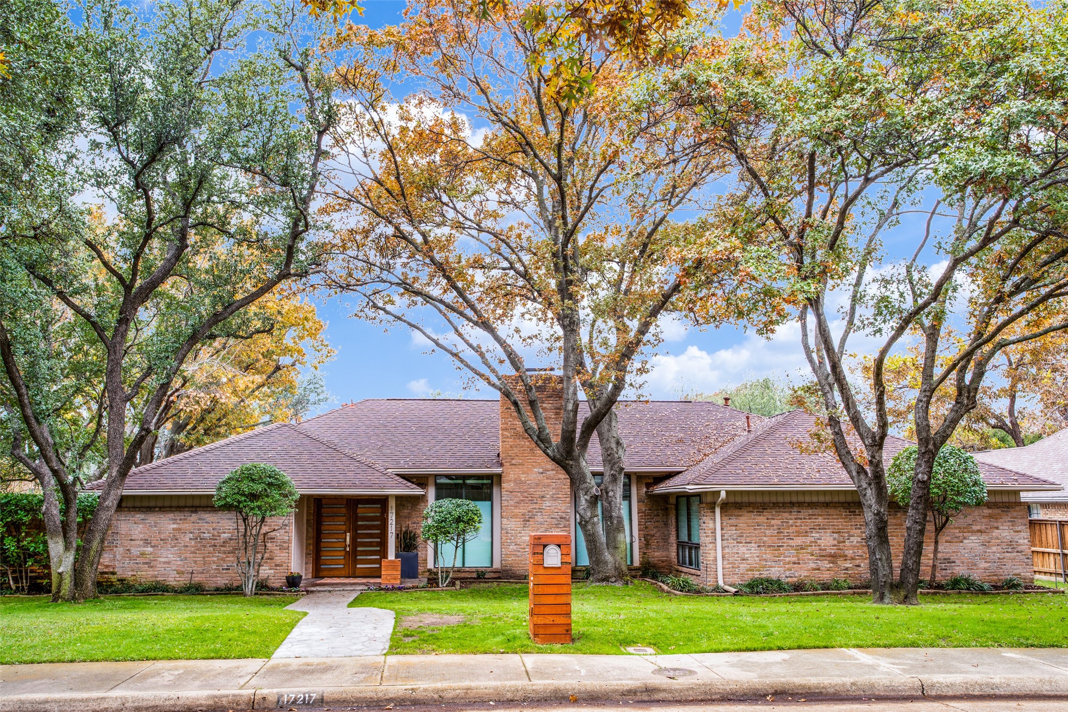 17217 Hidden Glen Drive Dallas TX 75248