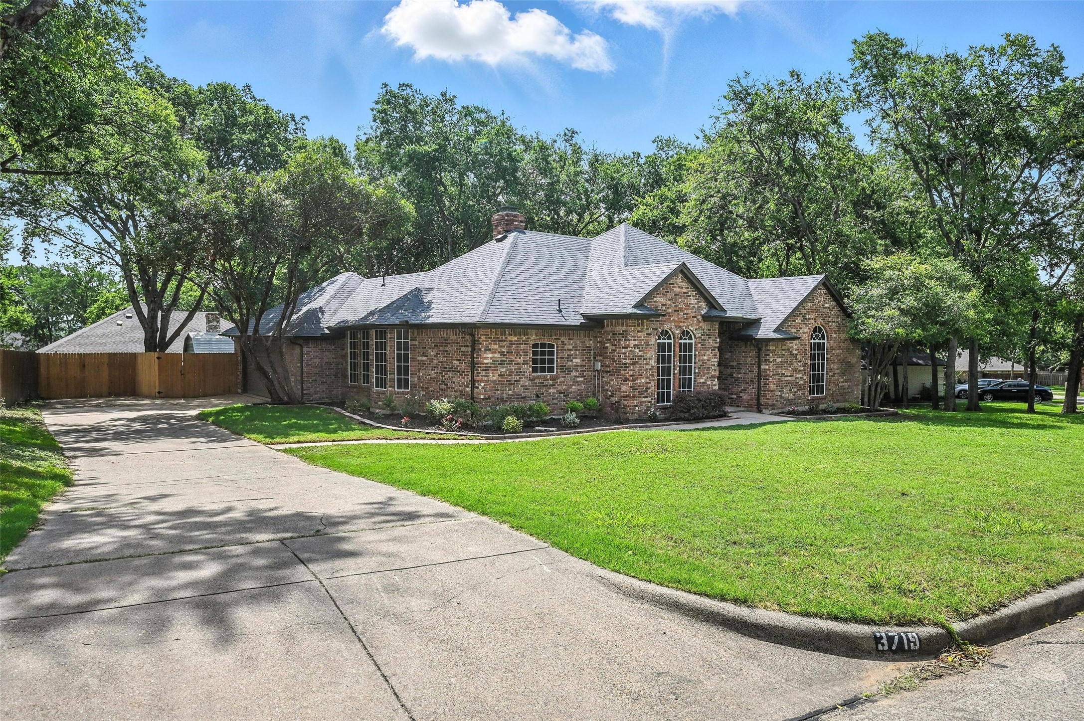 3719 Dahlia Drive Grand Prairie TX 75052