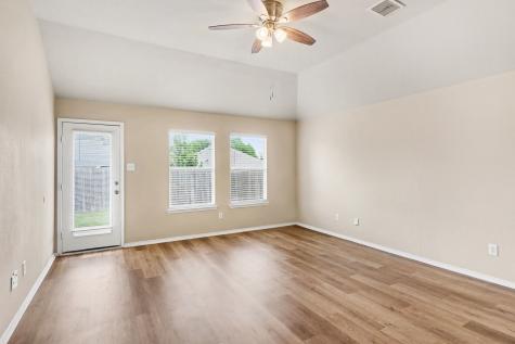 633 Horn Street Crowley TX 76036