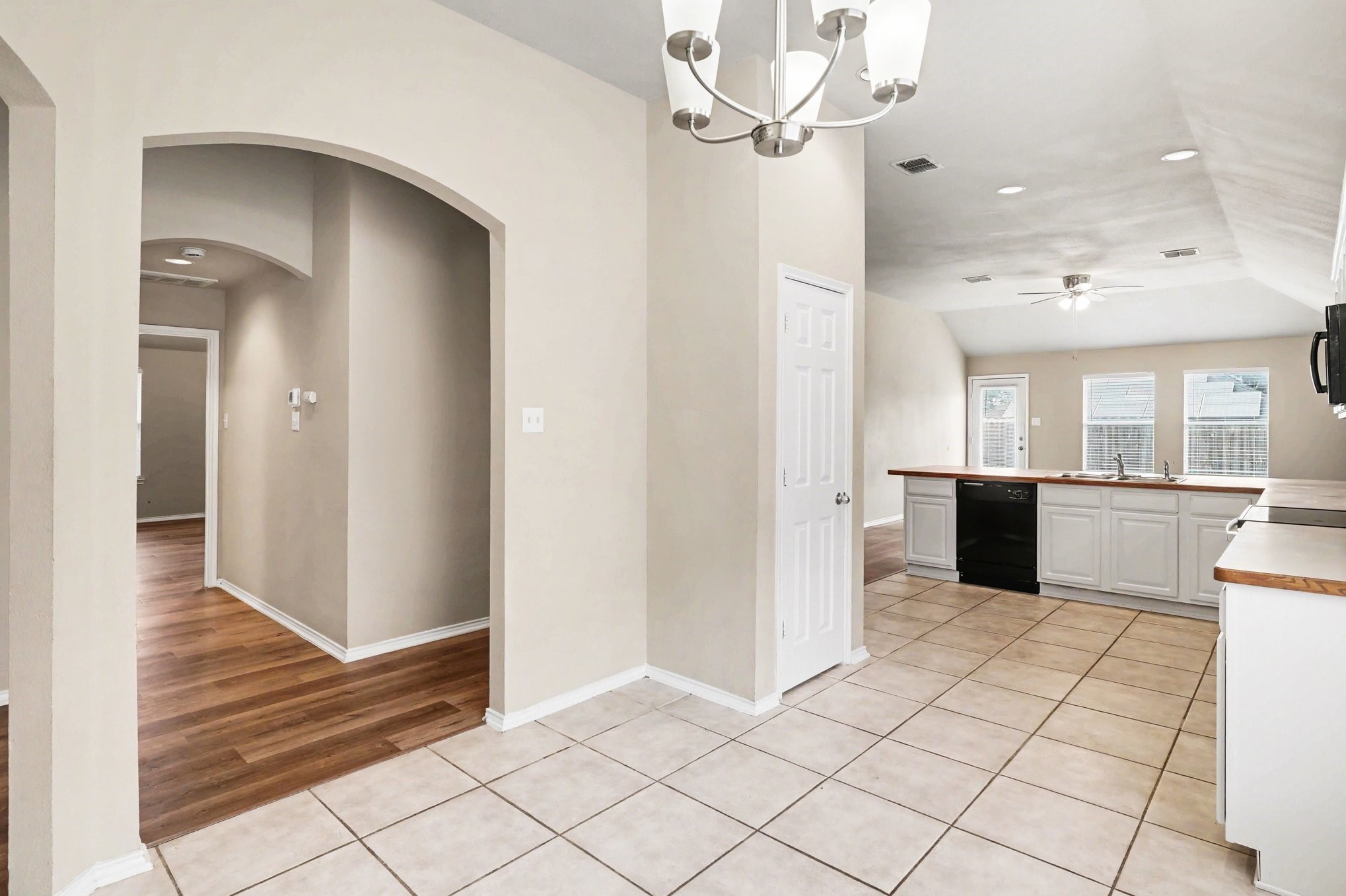 633 Horn Street Crowley TX 76036