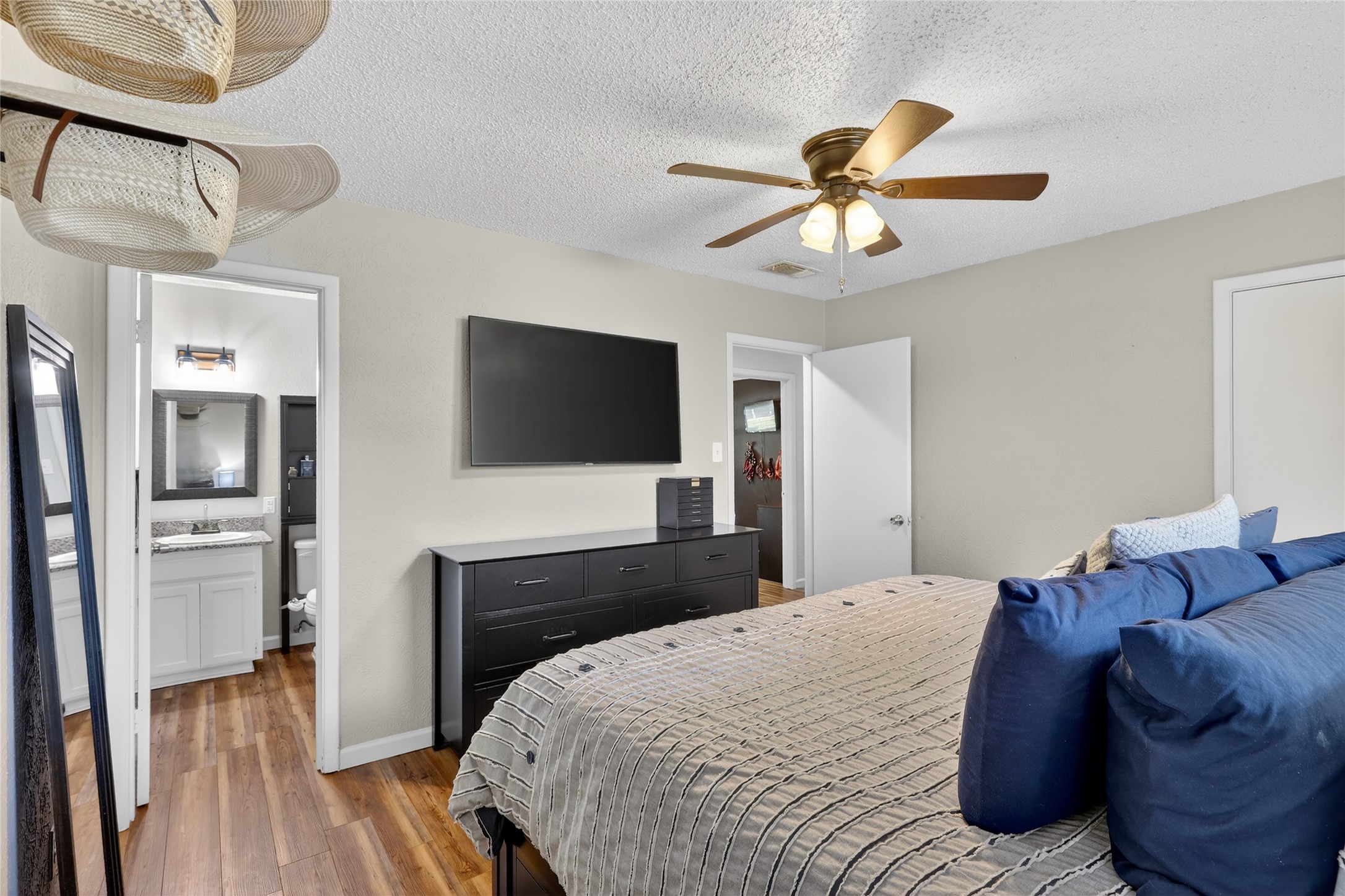 710 Ridgeway Road Joshua TX 76058