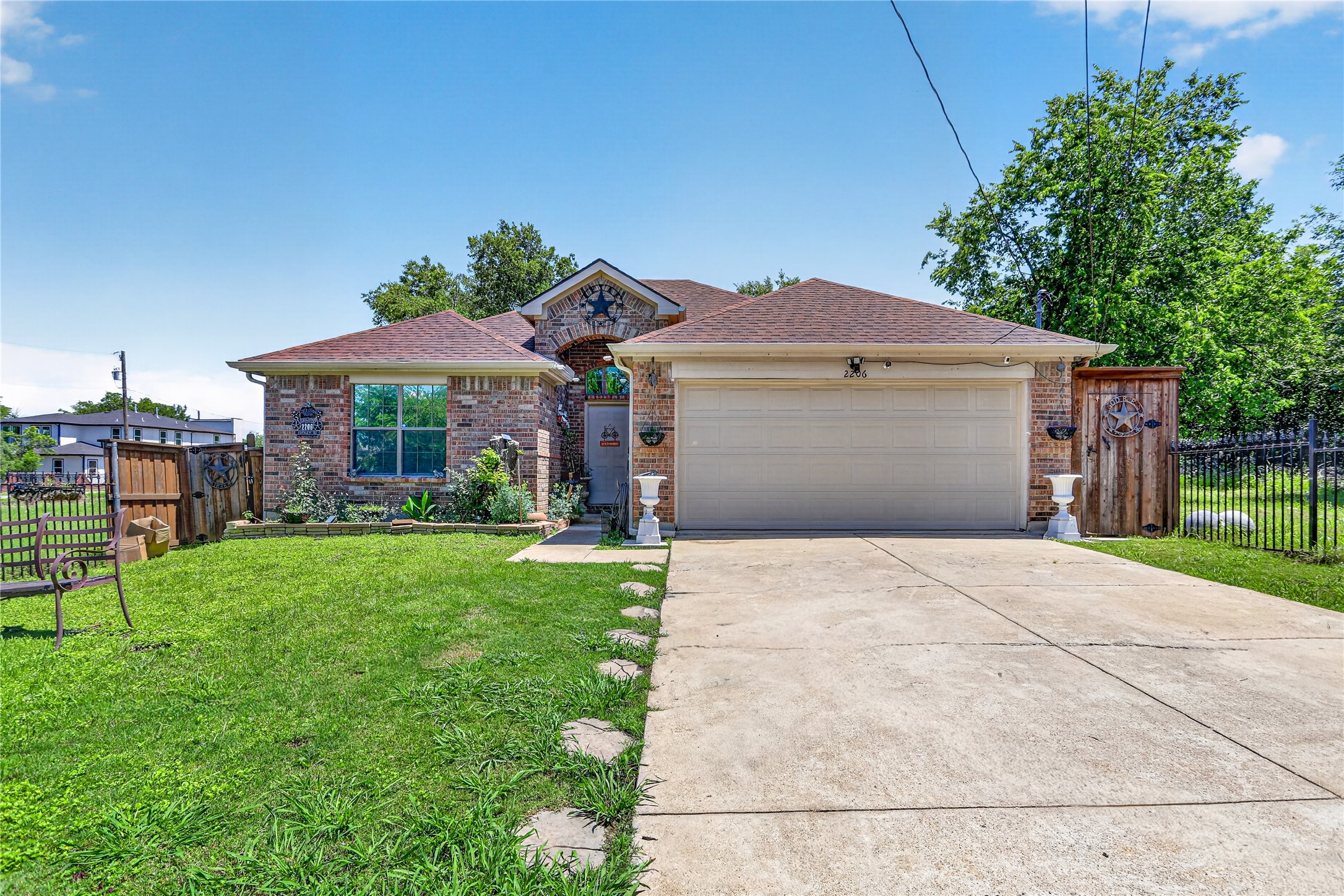 2206 Lapsley Street Dallas TX 75212