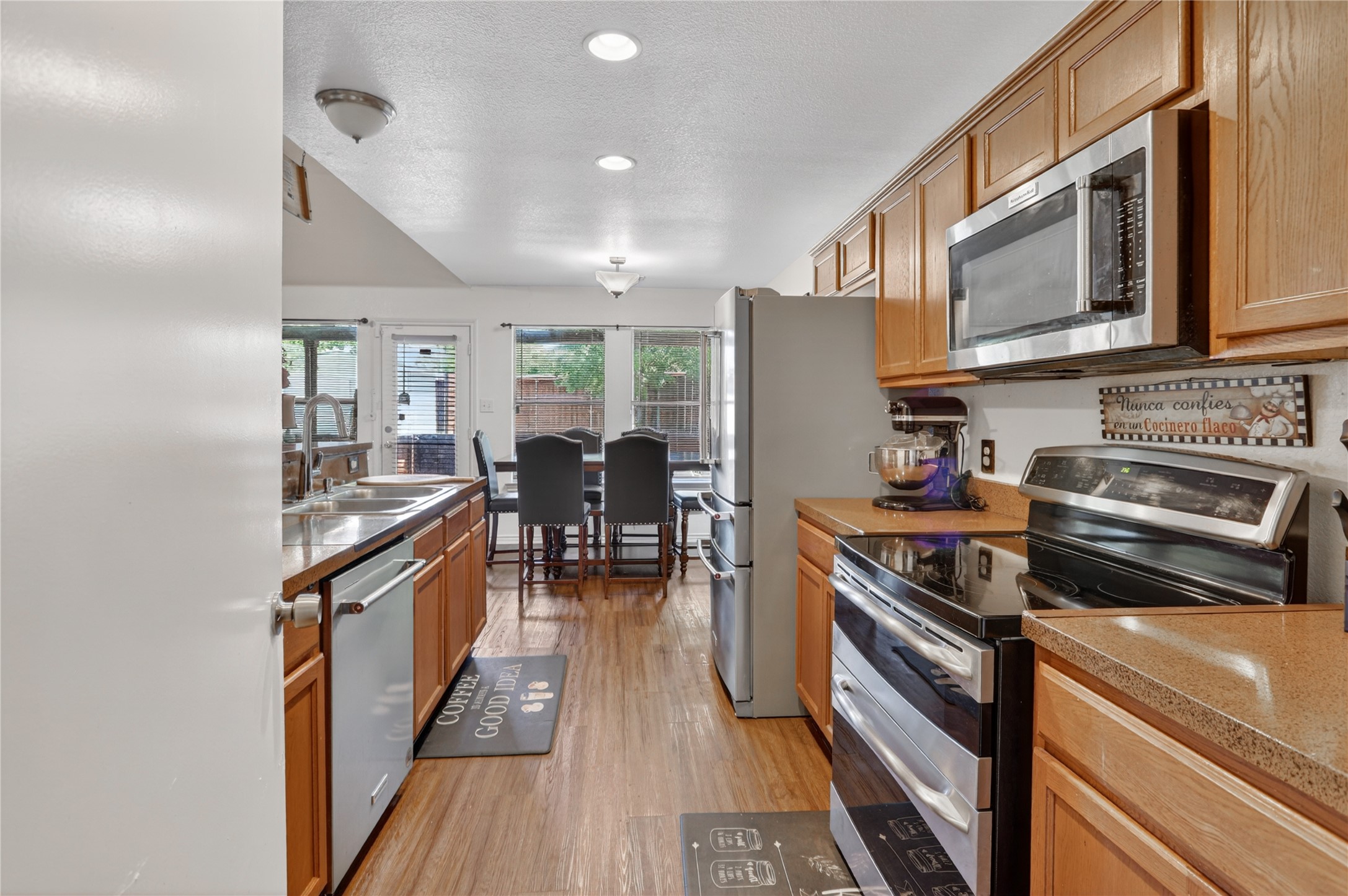 2206 Lapsley Street Dallas TX 75212