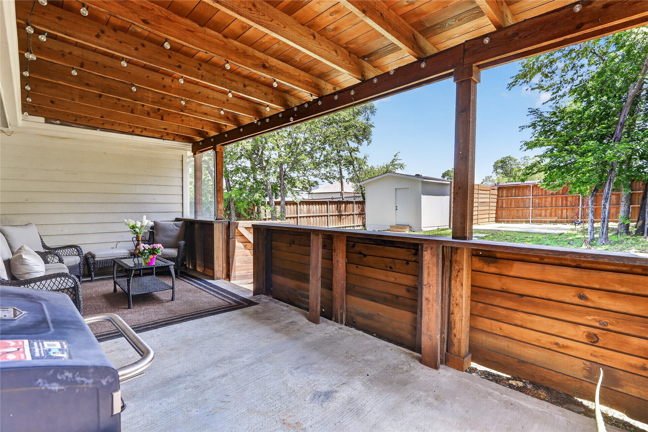 2206 Lapsley Street Dallas TX 75212