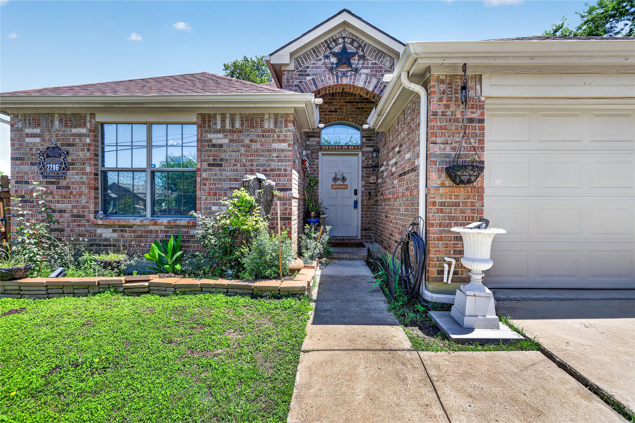 2206 Lapsley Street Dallas TX 75212