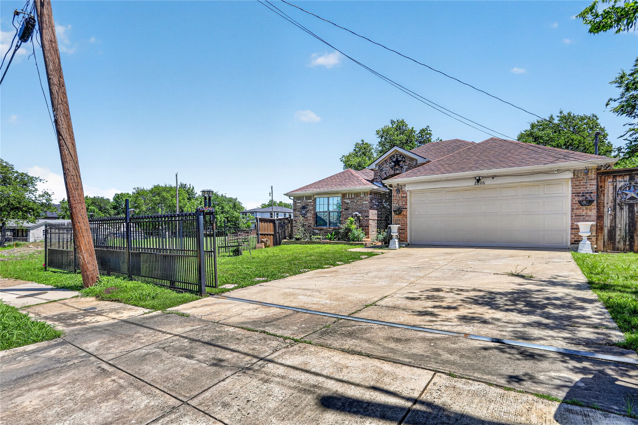 2206 Lapsley Street Dallas TX 75212