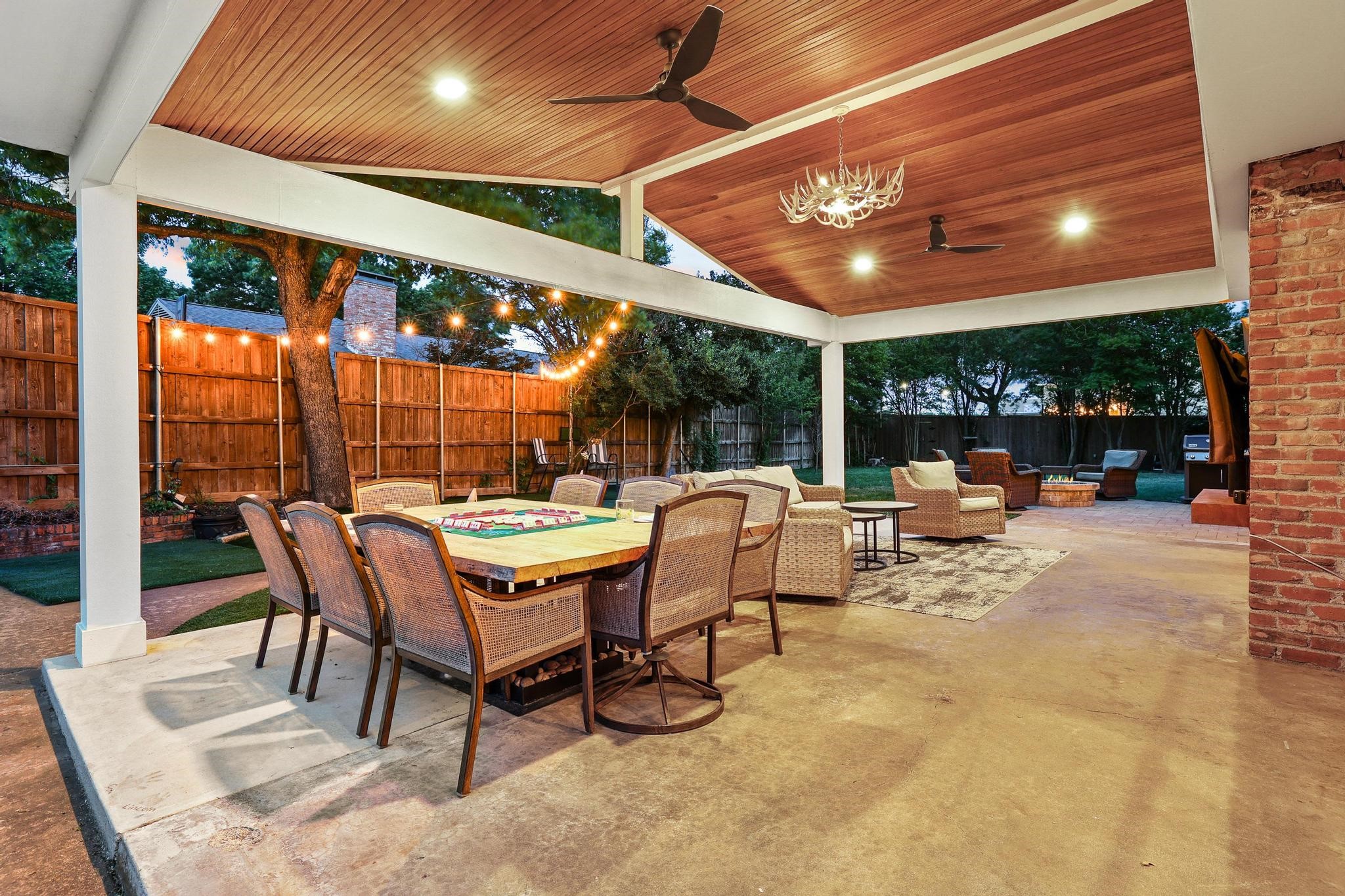 10106 Crestover Circle Dallas TX 75229