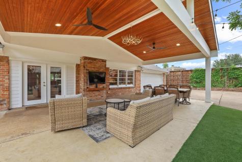 10106 Crestover Circle Dallas TX 75229