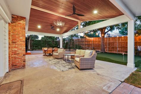 10106 Crestover Circle Dallas TX 75229