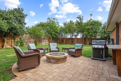 10106 Crestover Circle Dallas TX 75229