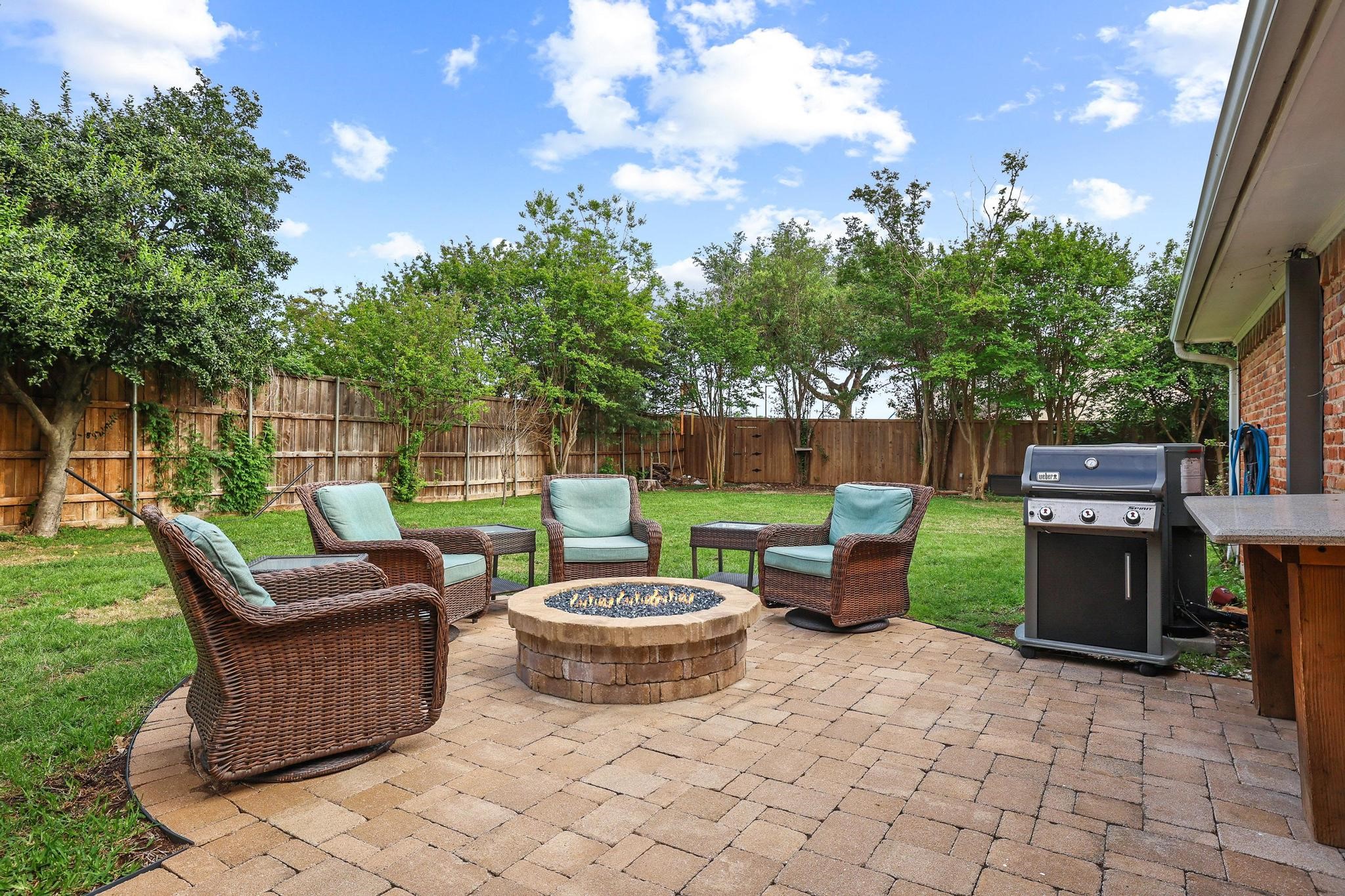 10106 Crestover Circle Dallas TX 75229