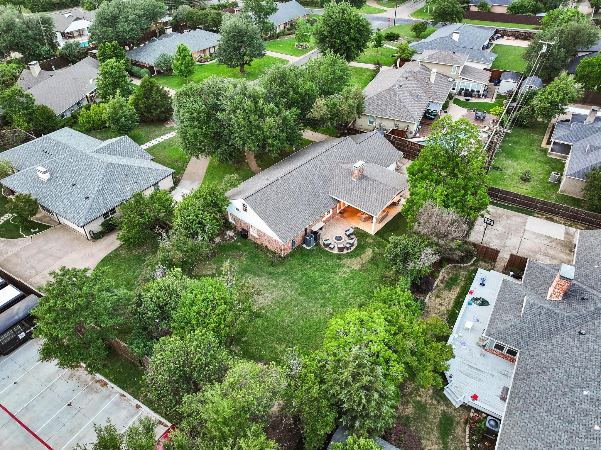10106 Crestover Circle Dallas TX 75229