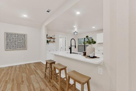 712 W Five Mile Parkway Dallas TX 75224