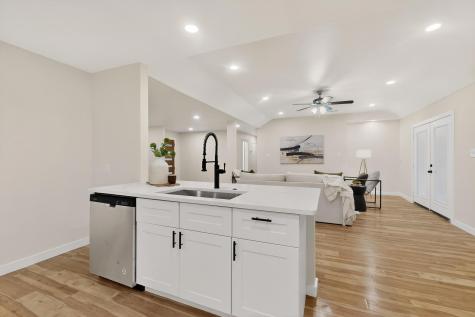 712 W Five Mile Parkway Dallas TX 75224