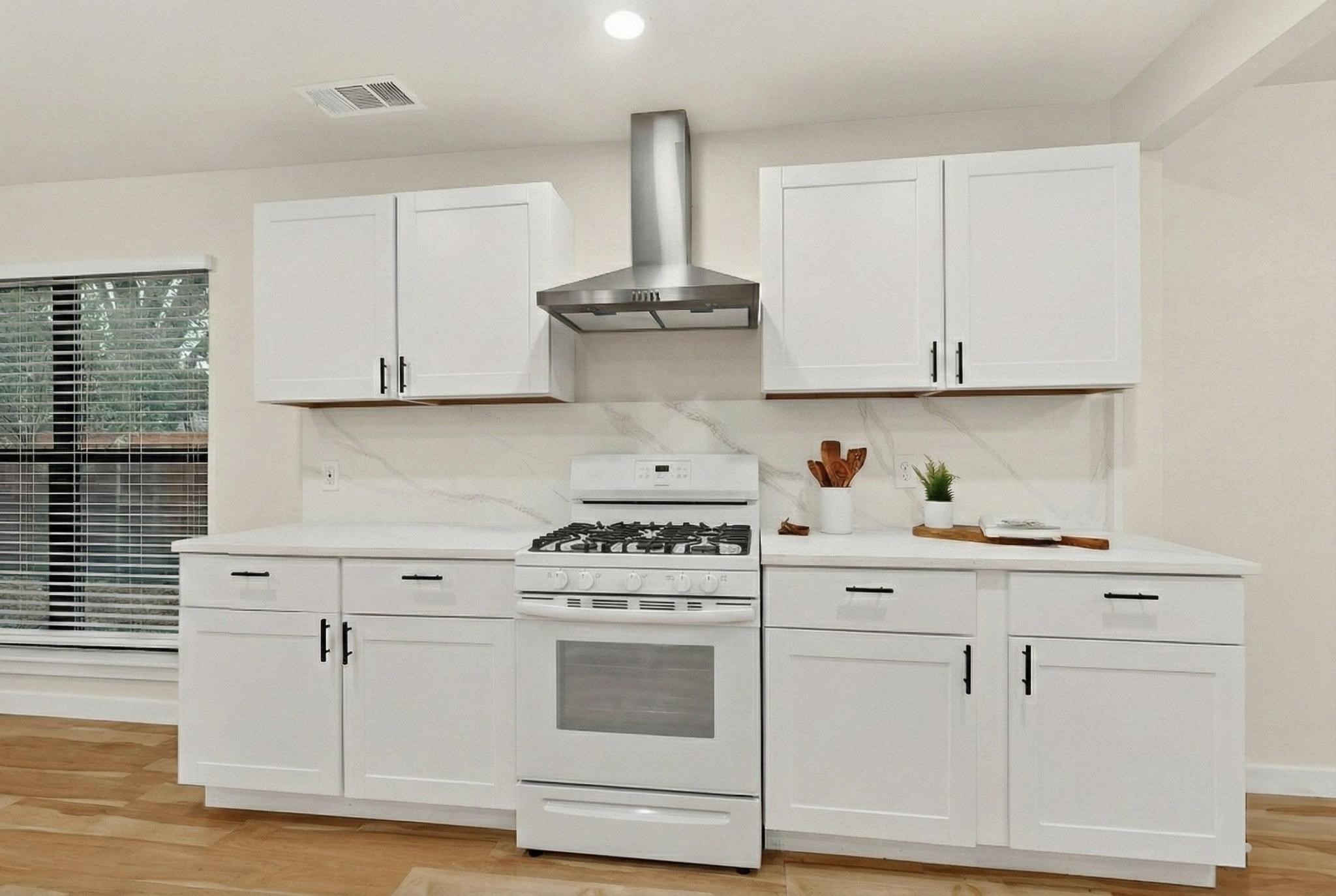 712 W Five Mile Parkway Dallas TX 75224