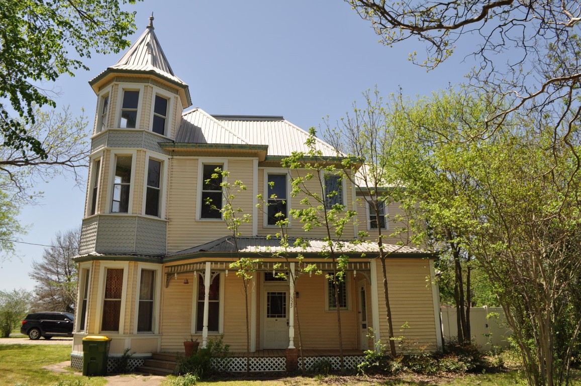 325 S Ward Street Italy TX 76651