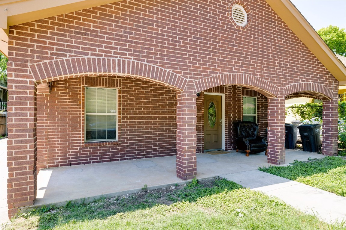 1916 Grainger Street Fort Worth TX 76110