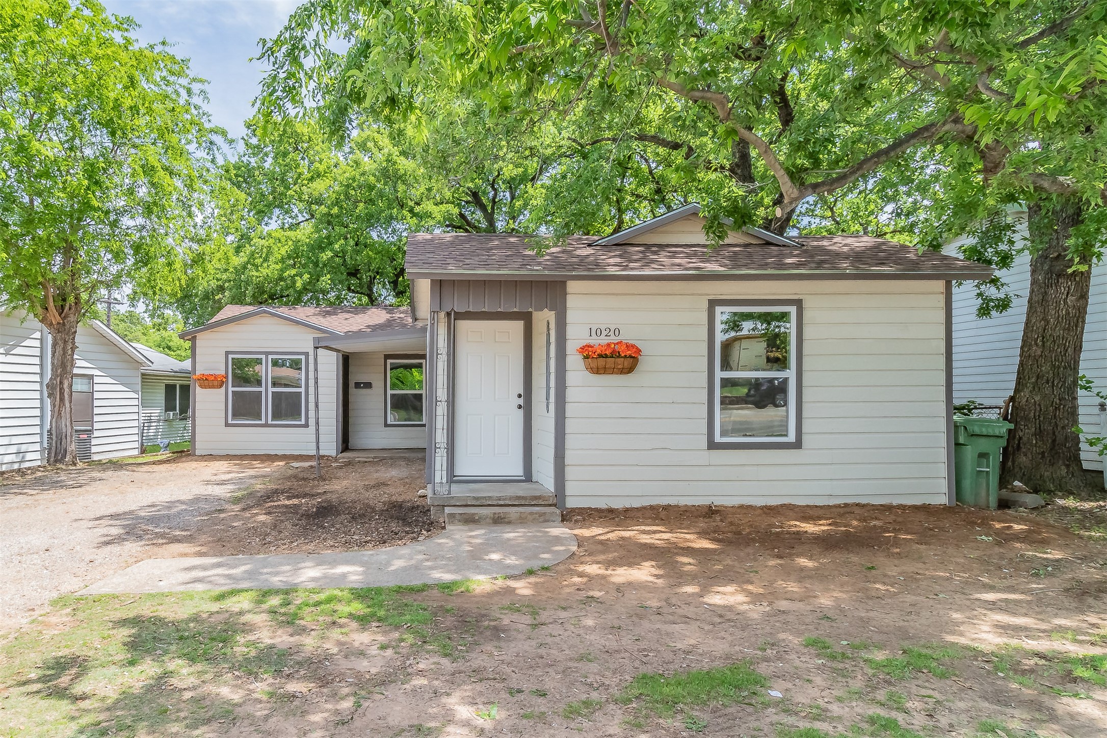 1020 Brown Trail Bedford TX 76022
