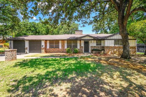 512 Caduceus Lane Hurst TX 76053