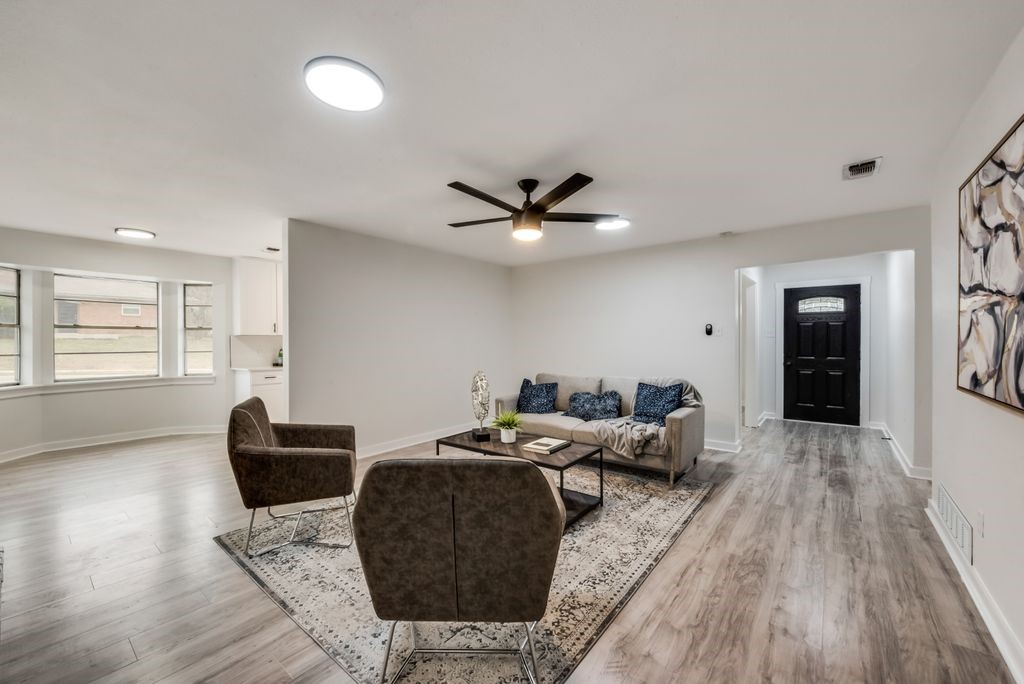 1909 Huntington Drive Grand Prairie TX 75051